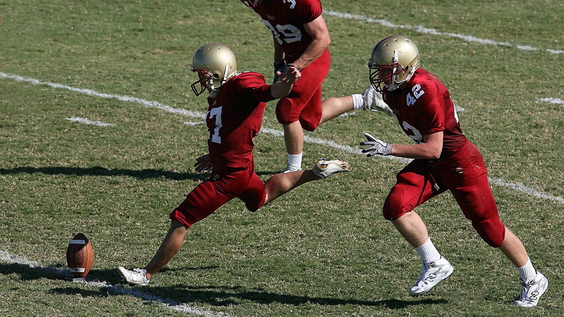 西亚卡姆迎来五赛季高光表现，法国队球迷沸腾！
